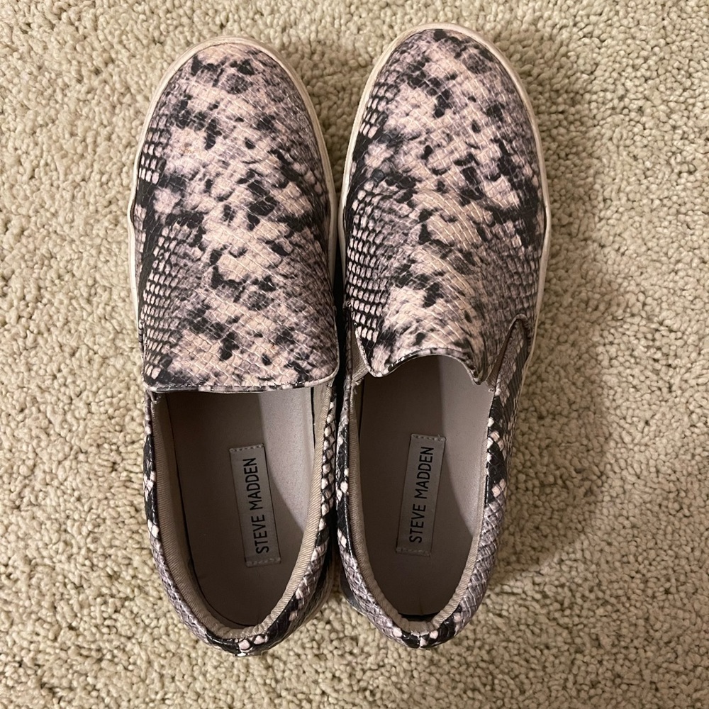 Steve Madden Women’s Gills Sneaker